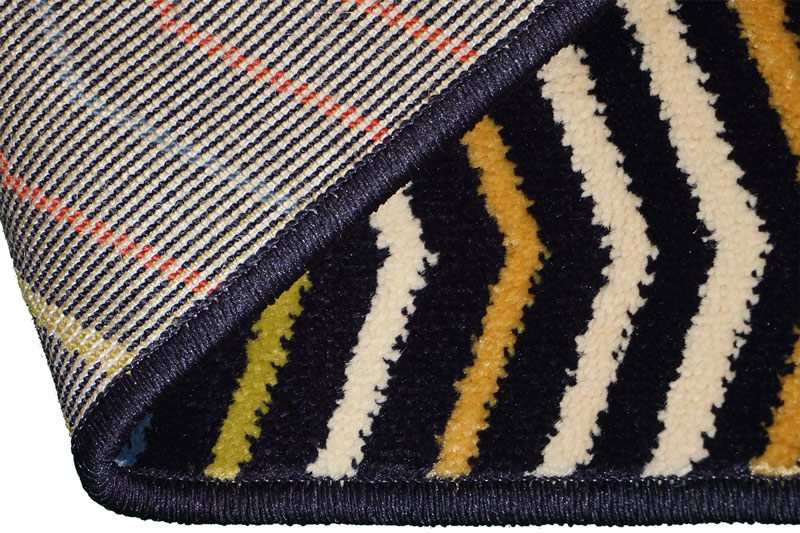 Ковер из хит-сета в полоску